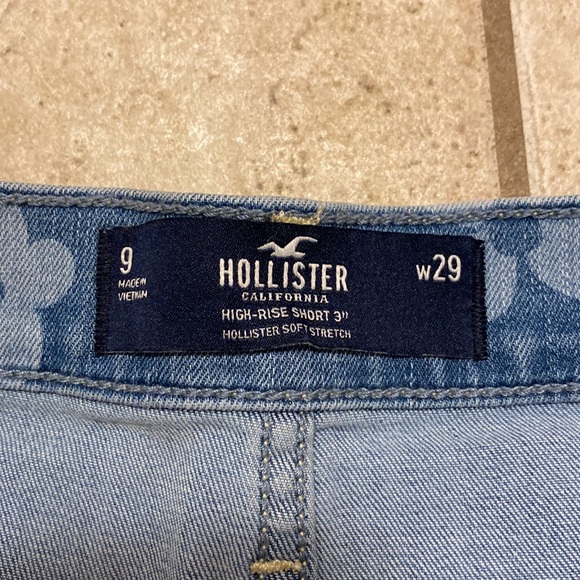 Brand new condition Hollister high-rise shorts - Picture 3 of 3